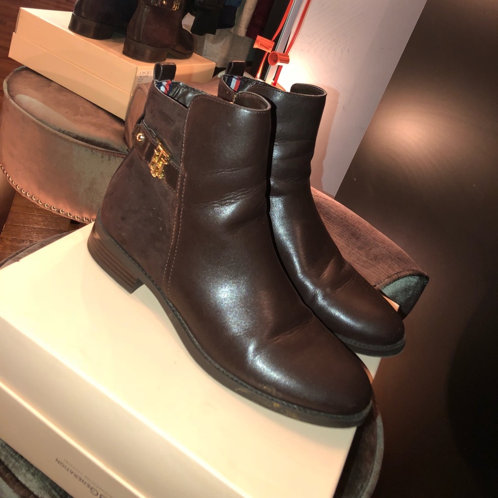 Worn twice Tommy Hilfiger riding booties